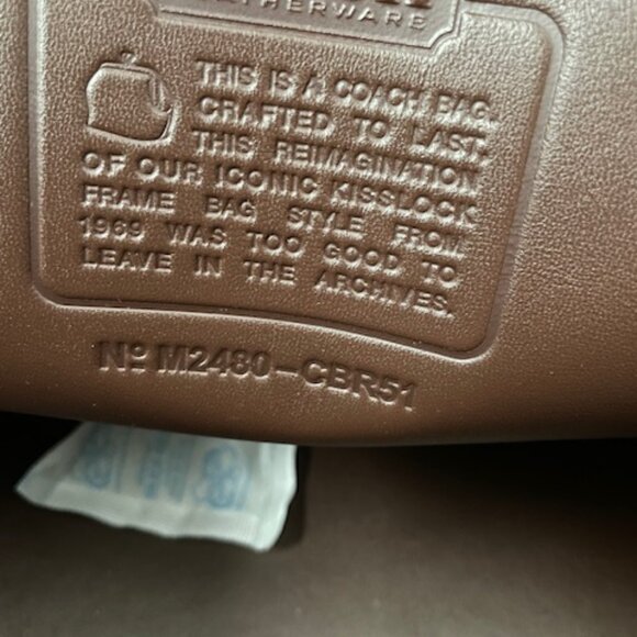 Coach Kisslock Large Frame Bag w/large hang tag - Picture 6 of 11